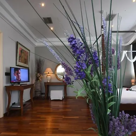 Ephira Hotel